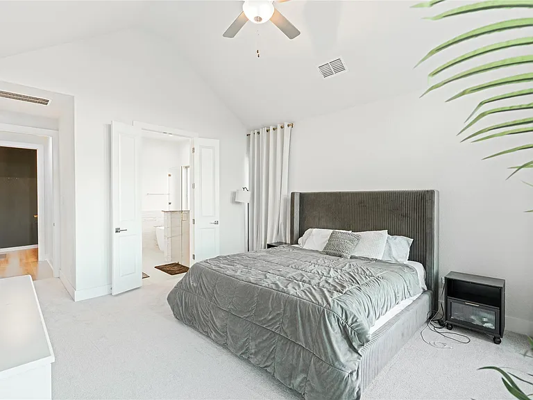 312 Palatino Bnd — Photo 13
