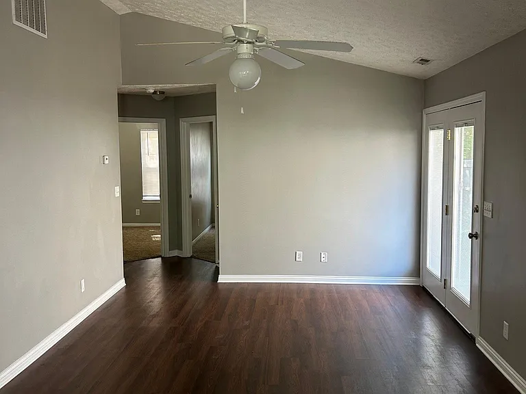 5831 Riverwalk Cir — Photo 5