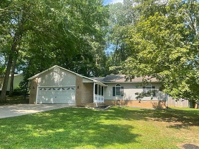 1st image of 450 Clifty Village Ln