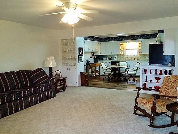 4th image of 1008 SE 5th St