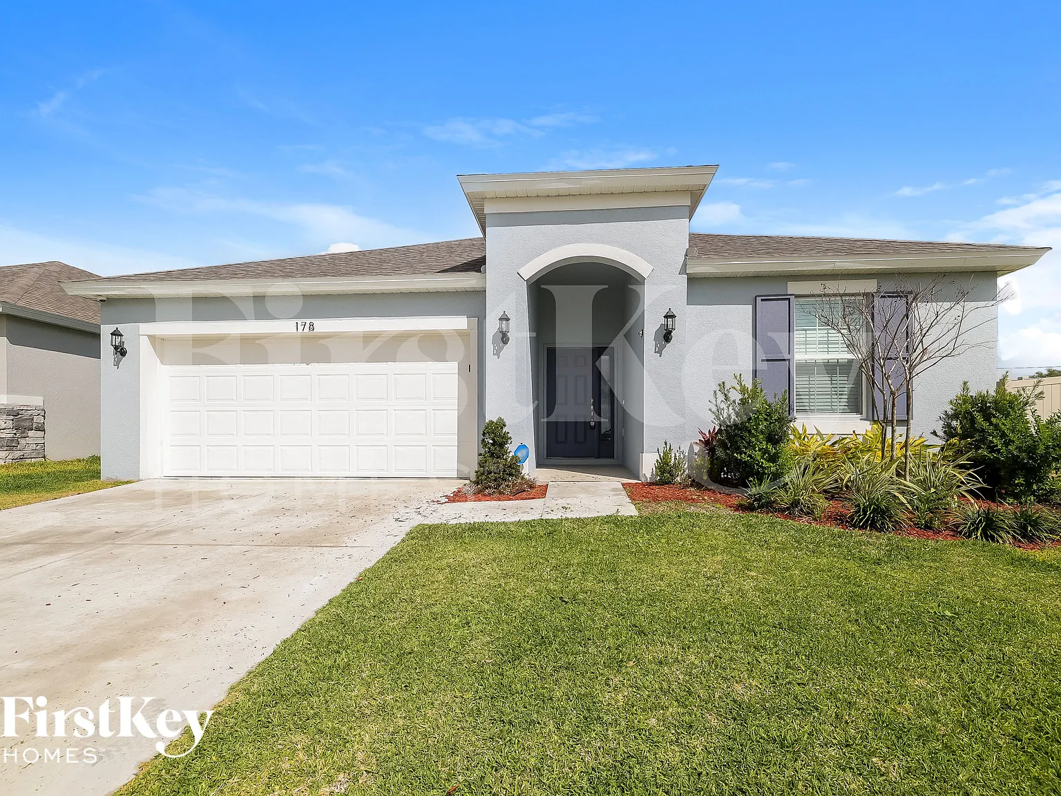 4 bed, 2.0 bath, 1938 sqft, $1,975 — Photo 1