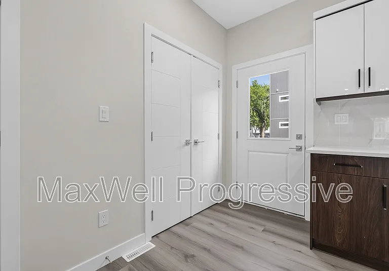 10821 112th St NW #1 — Photo 11