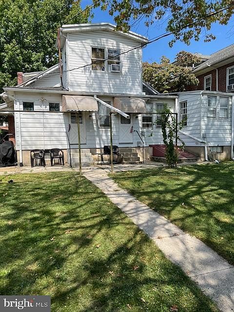 2nd image of 2338 Spring St