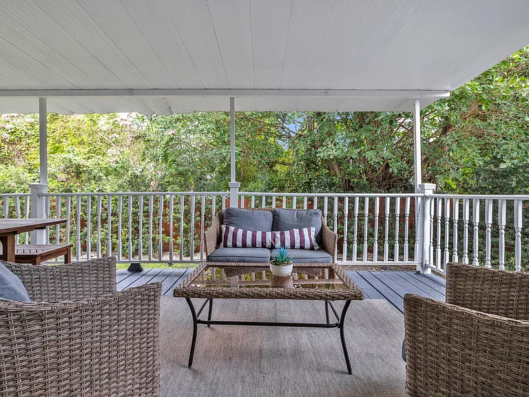 1031 NE Little River Dr — Photo 29