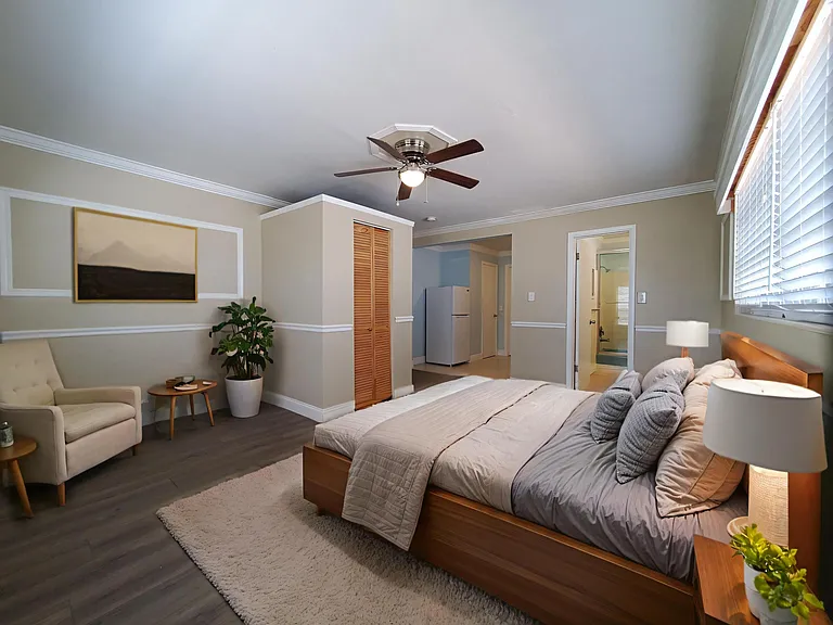 910 E Coast Ave #2 — Photo 3