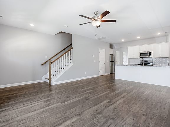 4th image of 5018 Isabella Ln