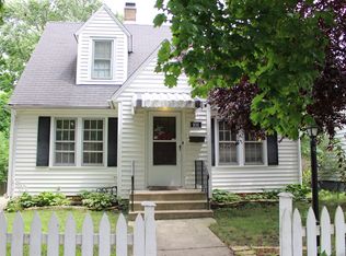 916 Clement St, Joliet, IL 60435