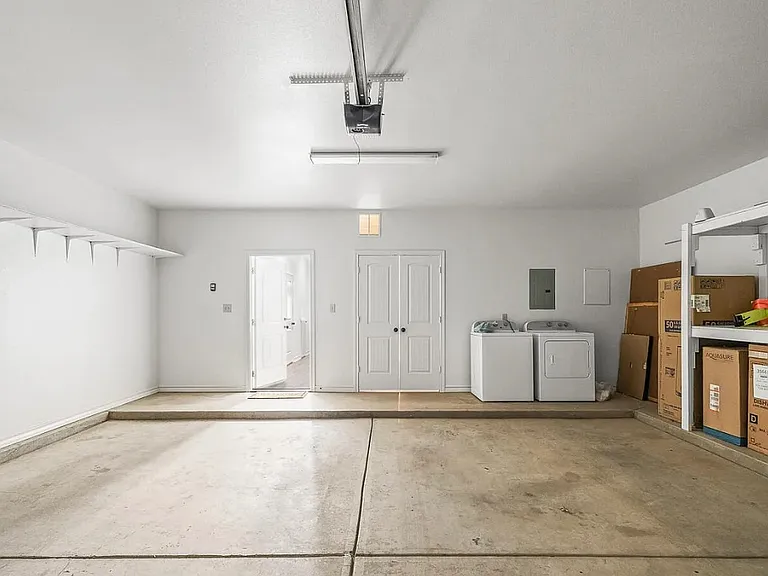 10507 Quinton Ave — Photo 24