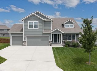 1485 N 162nd Cir, Basehor, KS 66007