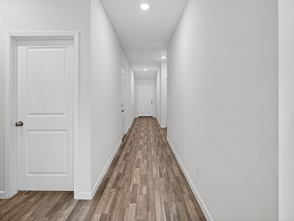 2nd image of 901 E 3rd St