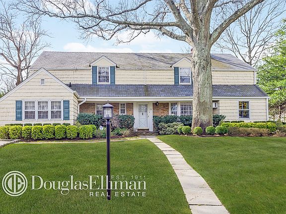 2nd image of 171 Schenck Cir