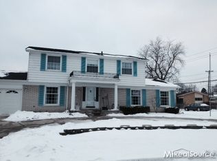 585 Wellington Cres, Mount Clemens, MI 48043