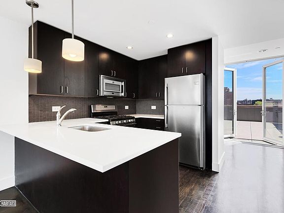2nd image of 3050 21st St APT 4a