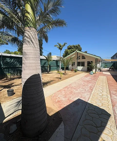 2334 Virginia Ave — Photo 1