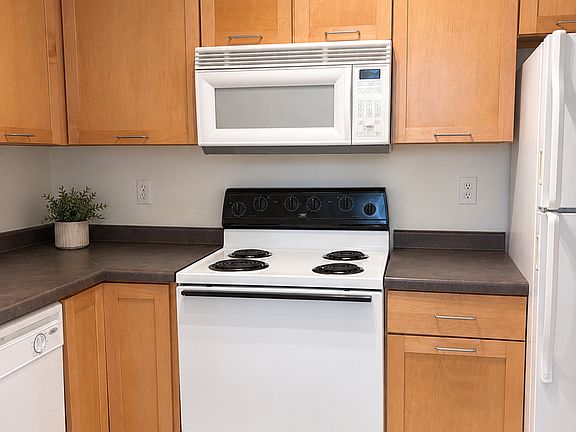 4th image of 116 S 3rd St #302