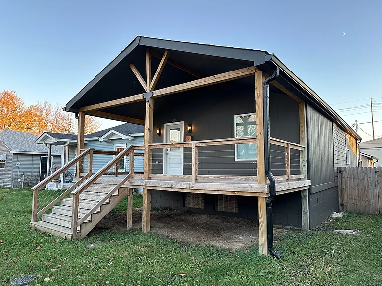 939 Albany St — Photo 1