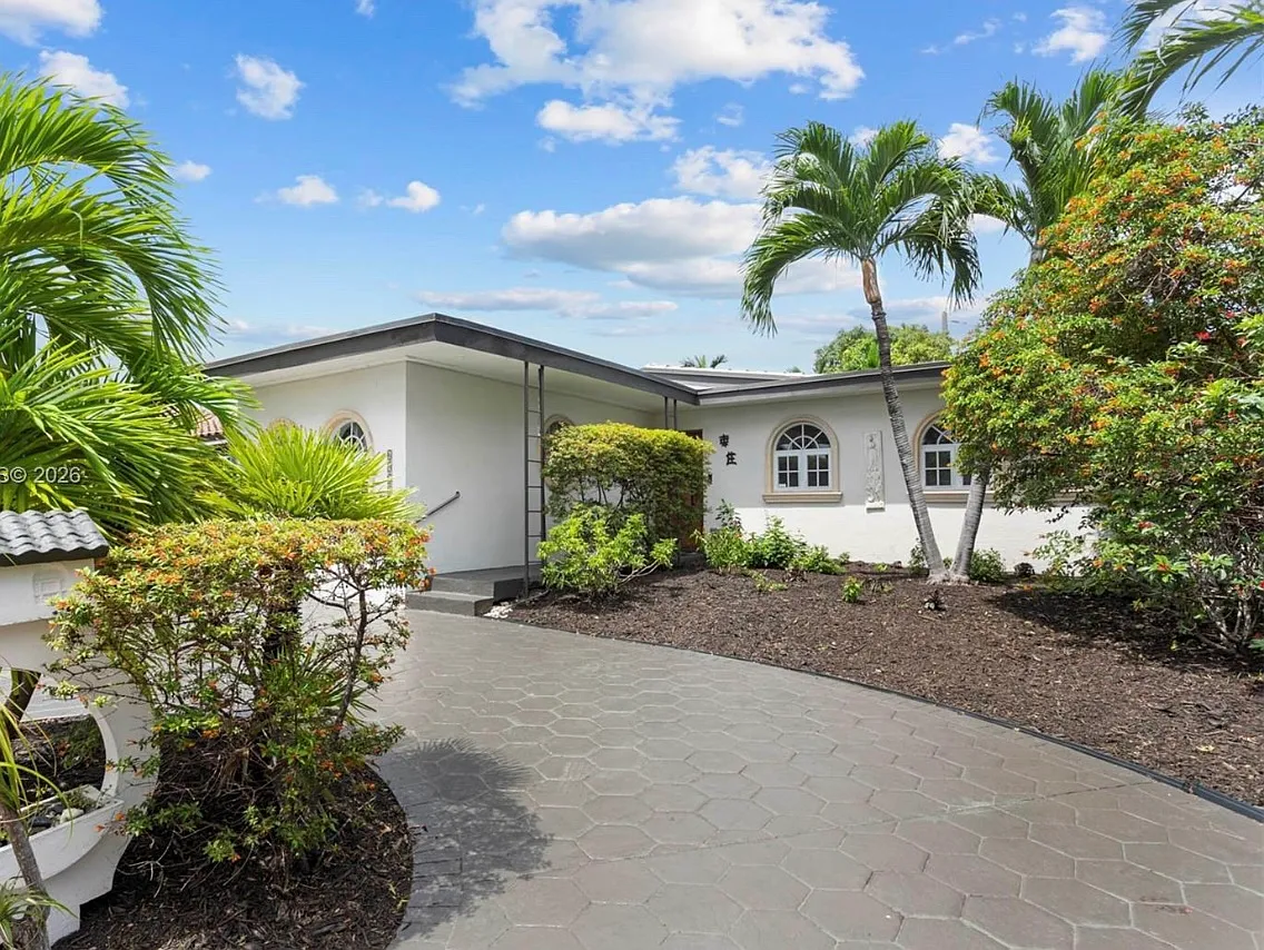 4 bed, 2170 sqft, $7,199 — Photo 1