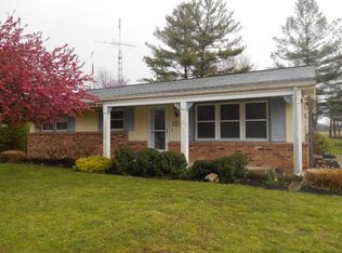 719 S Iowa St, Ashmore, IL 61912