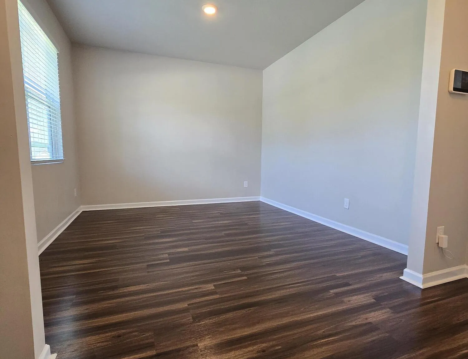 5 bed, 3.0 bath, 2553 sqft, $2,400 — Photo 4