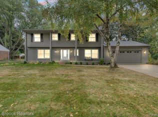 466 Rolling Rock Rd, Bloomfield Hills, MI 48304