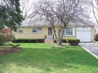 904 S Wa Pella Ave, Mount Prospect, IL