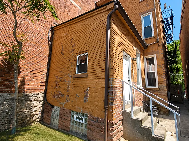 2153 Loth St #1 — Photo 10