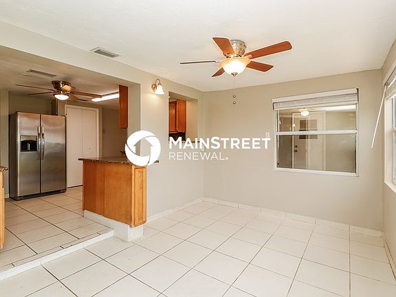 4th image of 3904 Elmwood Dr