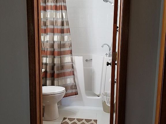 5th image of 3216 Carlton Dr