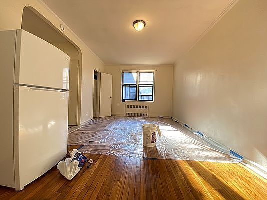 2nd image of 48 Saint Pauls Pl APT 6A