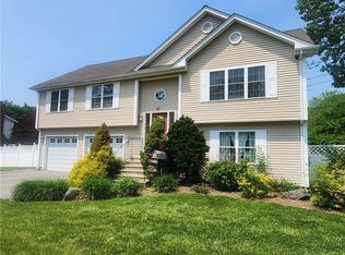 49 Wine St, Cranston, RI 02920