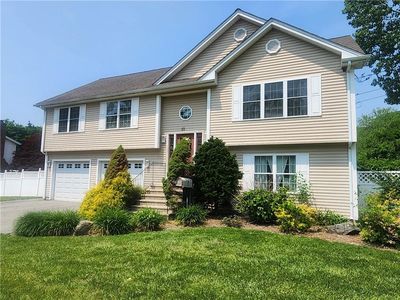49 Wine St, Cranston, RI, 02920