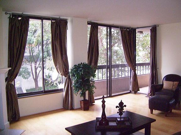 Living Room w/Access to patio