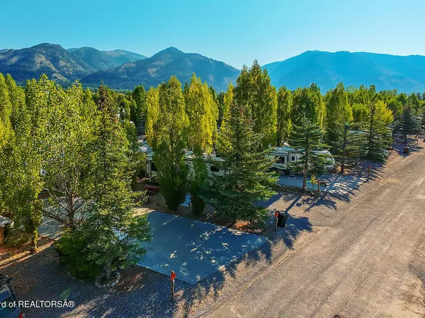 180 Whiffle Tree Dr, Star Valley Ranch, WY 83127