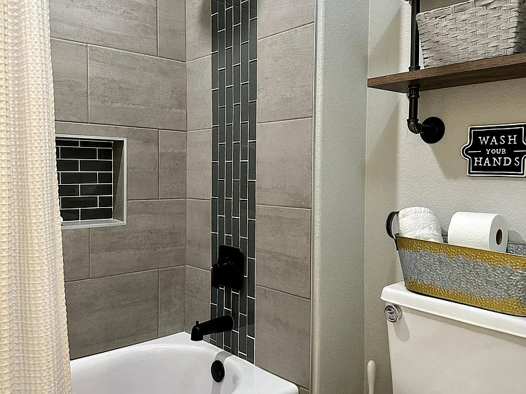 10918 W Bermuda Dr — Photo 22