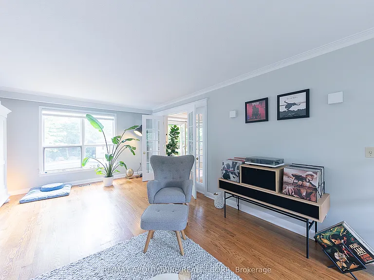1290 Braeside Dr — Photo 9