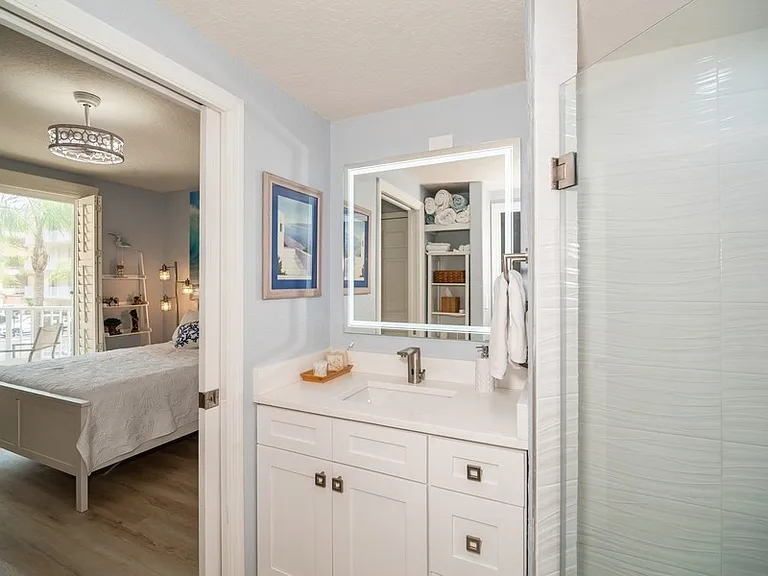 Ensuite bathroom to Bedroom #2