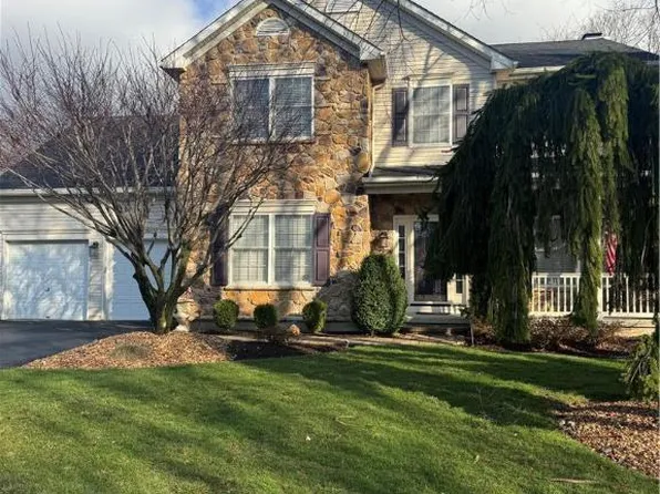 2570 Steele Ln, Easton, PA 18040