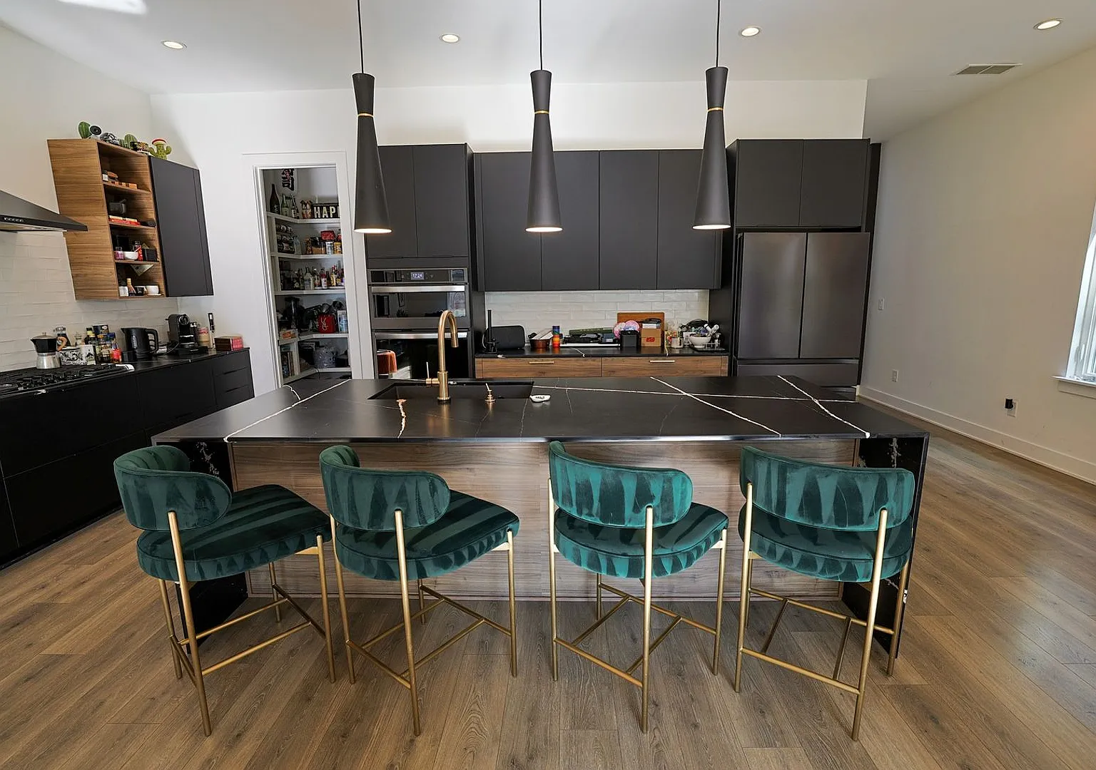 Modern 3BR/2.5BA Near Uptown | Solar + Battery Backup, EV Charger, Fenced Yard & 2-Car Garage — Photo 4