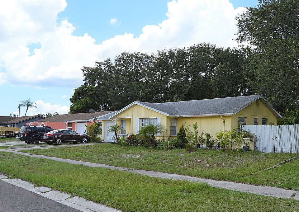 2nd image of 8206 Pinehurst Cir
