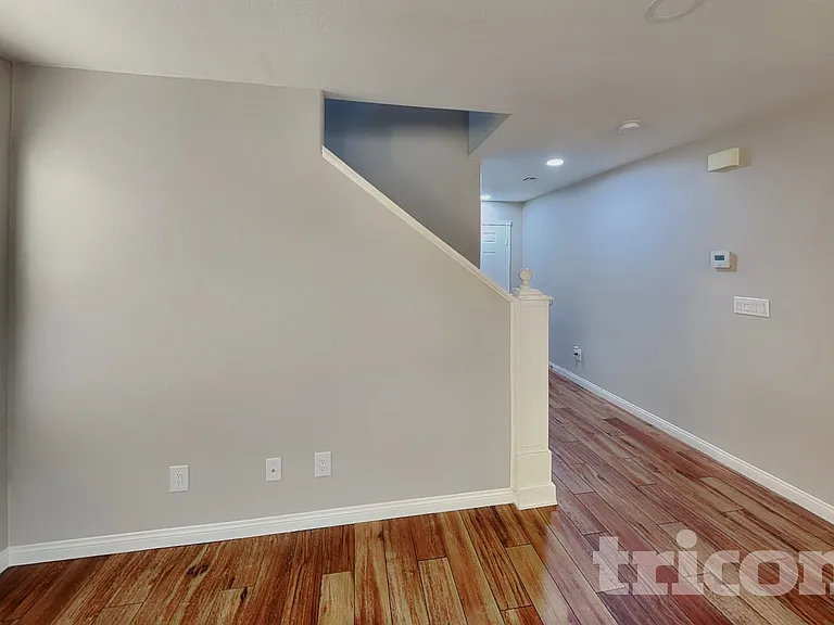 102 Health Aster Ct — Photo 2