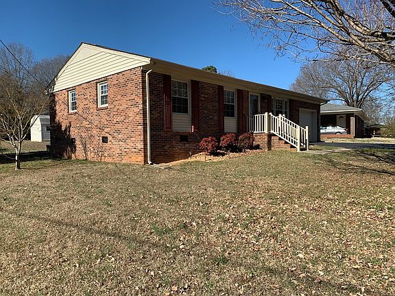 5th image of 1011 Highland Hills Dr