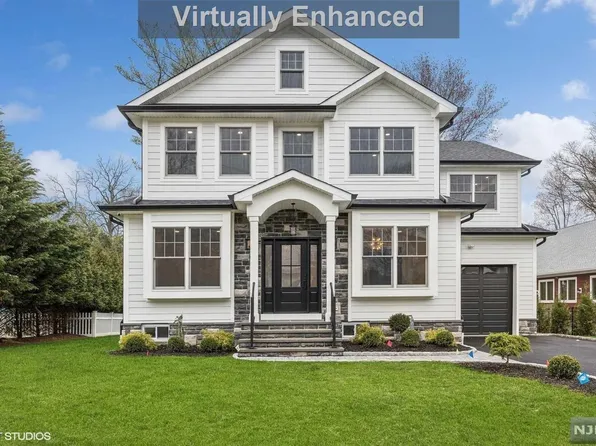 8 Sherwood Ln, Wyckoff, NJ 07481