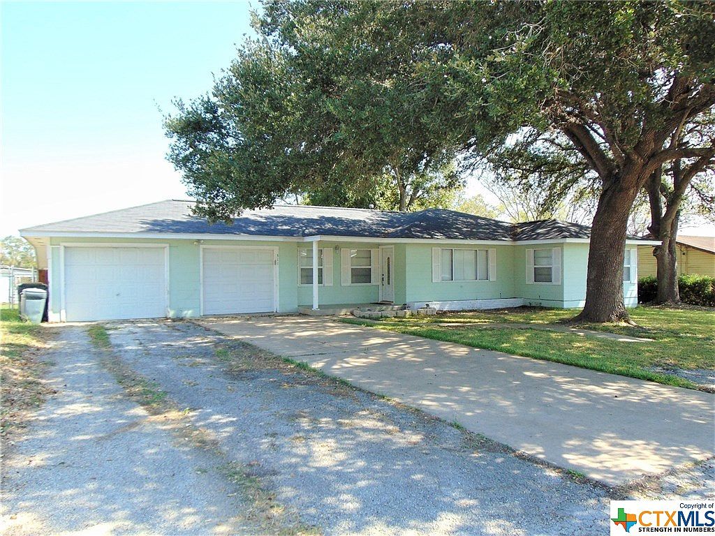 311 South St, Shiner, TX 77984 Zillow