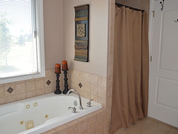 4th image of 5559 Wimbledon Park Dr
