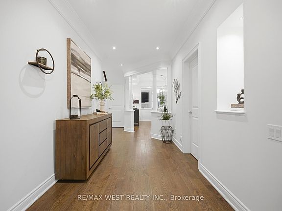 2nd image of 139 Hatton Garden Rd