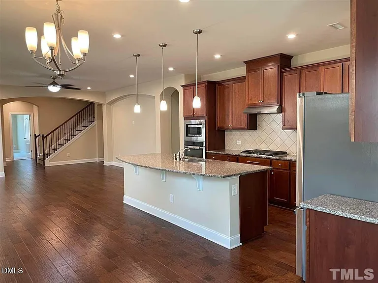 811 Rymark Ct — Photo 8
