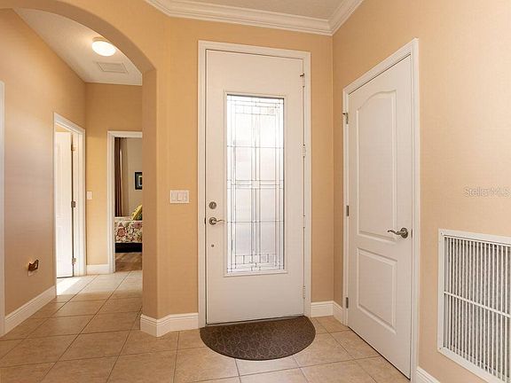4th image of 217 Drummond Ln