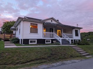 218 Deem St, Sophia, WV 25921