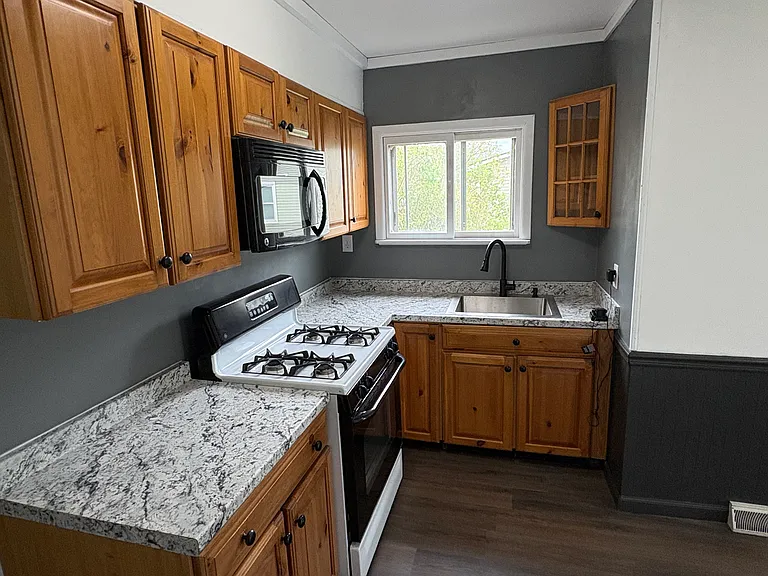 6316 Belmont Ave NE — Photo 11