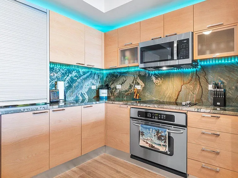 2640 Lake Shore Dr #711 — Photo 18